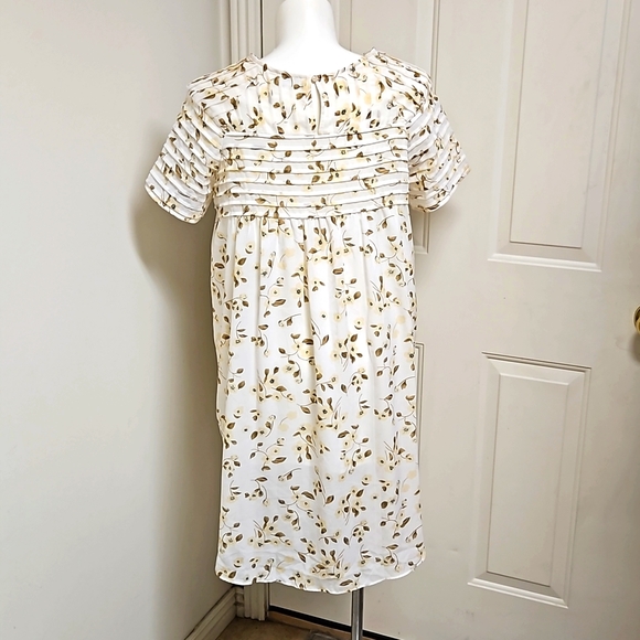 A Dip of Darling Floral Summer Dress - Picture 3 of 5